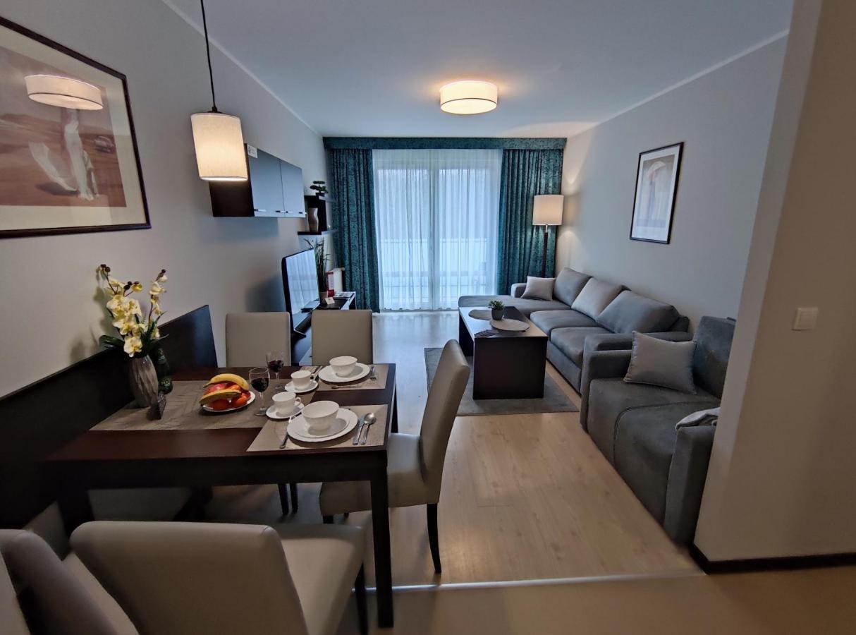 Apartament Przy Hotelu Aquarius Kolobrzeg Bagian luar foto