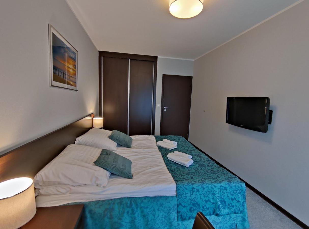 Apartament Przy Hotelu Aquarius Kolobrzeg Bagian luar foto