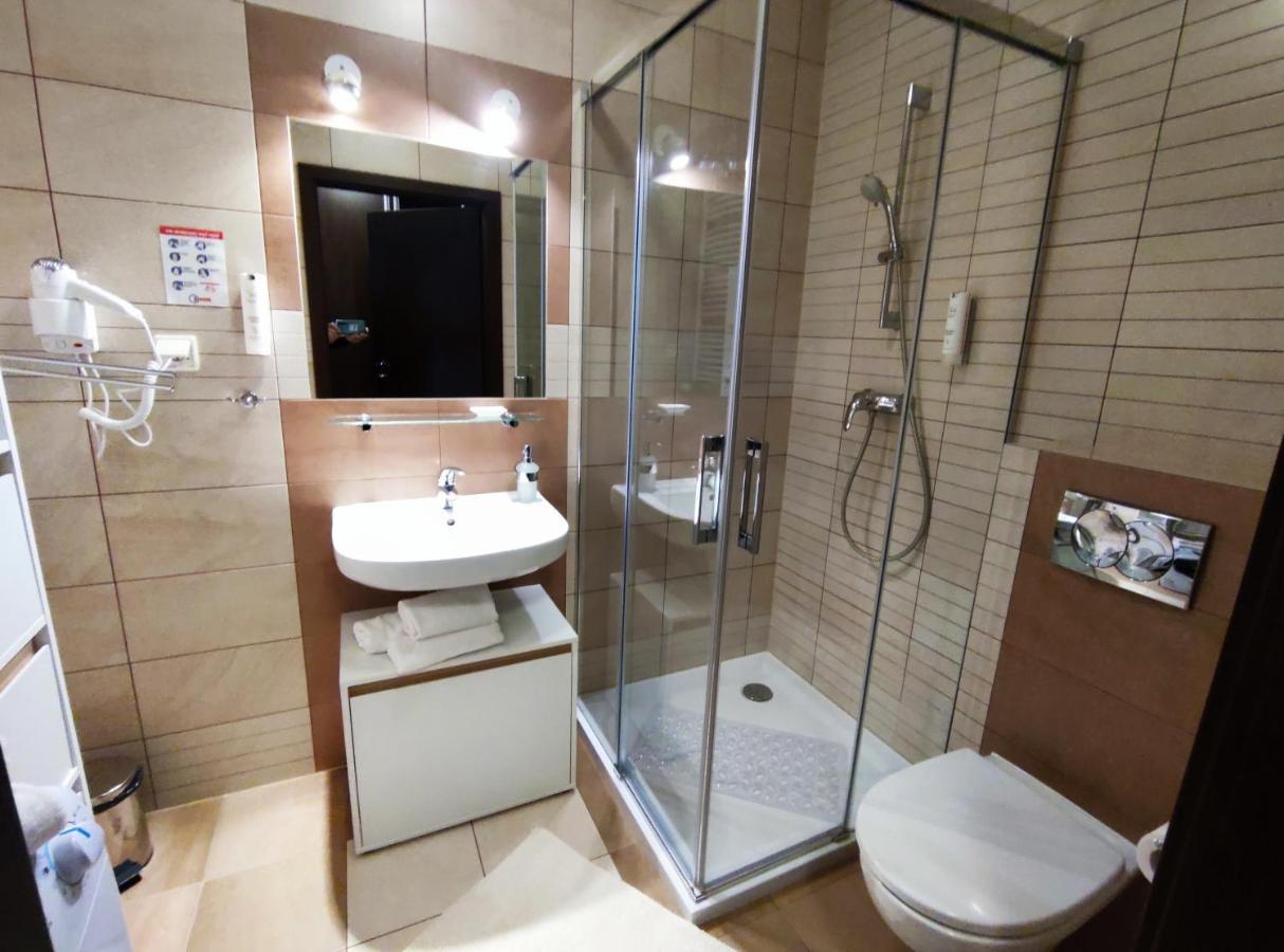 Apartament Przy Hotelu Aquarius Kolobrzeg Bagian luar foto